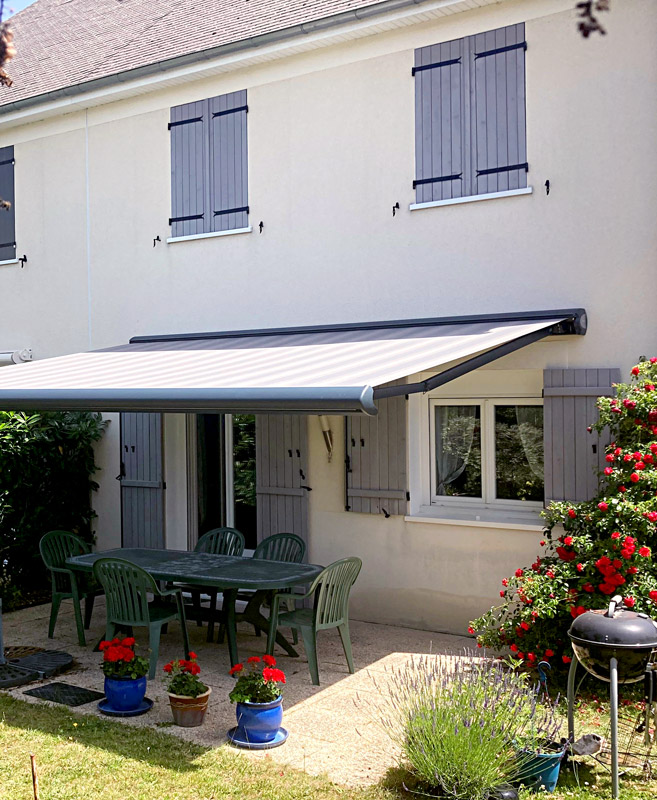 stores exterieurs Yzeures-sur-Creuse